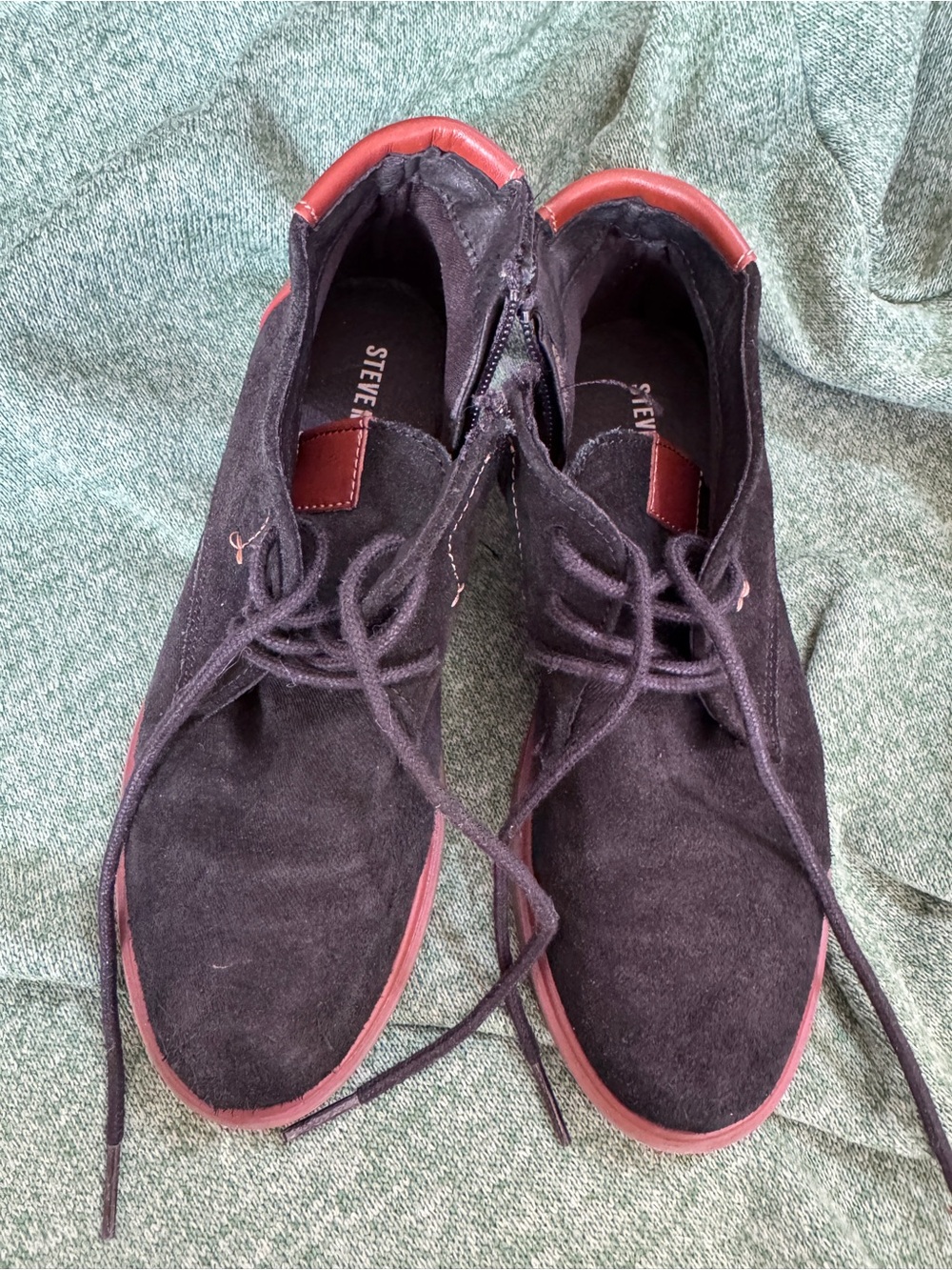 Steve Madden Kids Black Suede Chukka Boots Size 2
